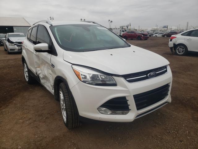 Ford Escape tit (2015)