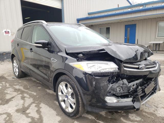 Ford Escape tit (2015)