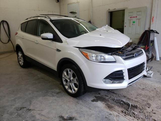 Ford Escape tit (2016)