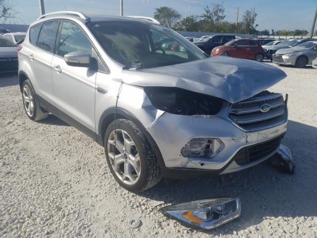 Ford Escape tit (2019)