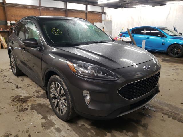 Ford Escape tit (2020)