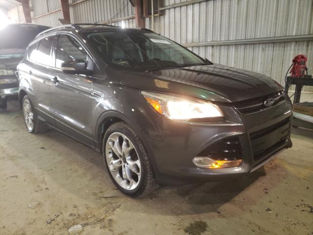 Ford Escape tit (2015)