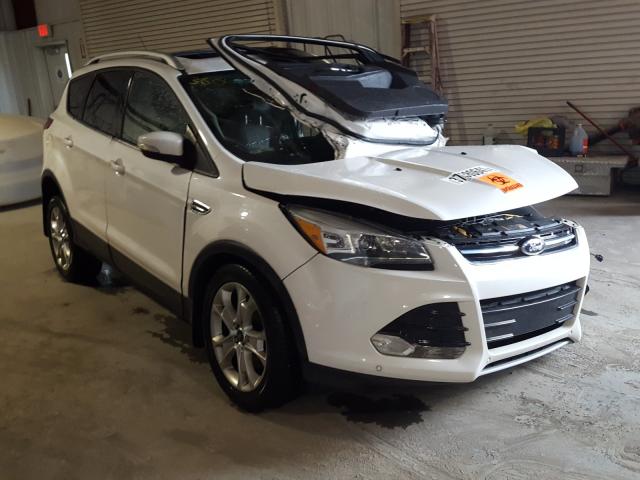 Ford Escape tit (2014)