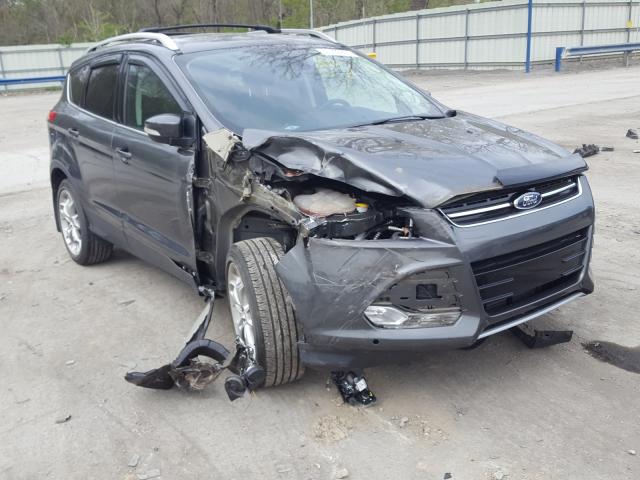 Ford Escape tit (2016)