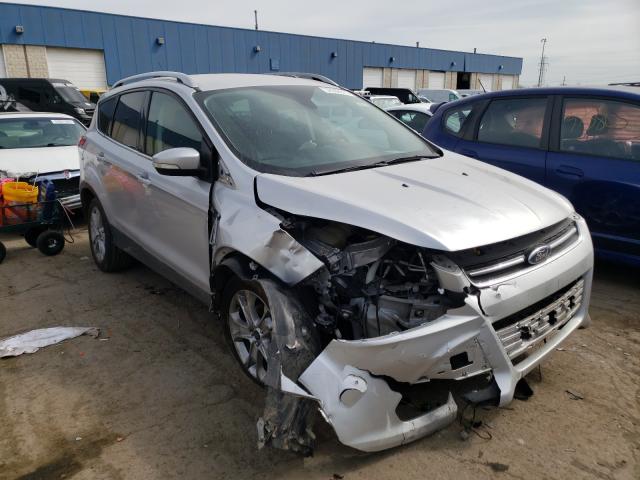 Ford Escape tit (2015)