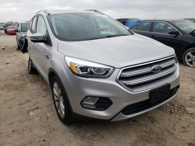 Ford Escape tit (2017)