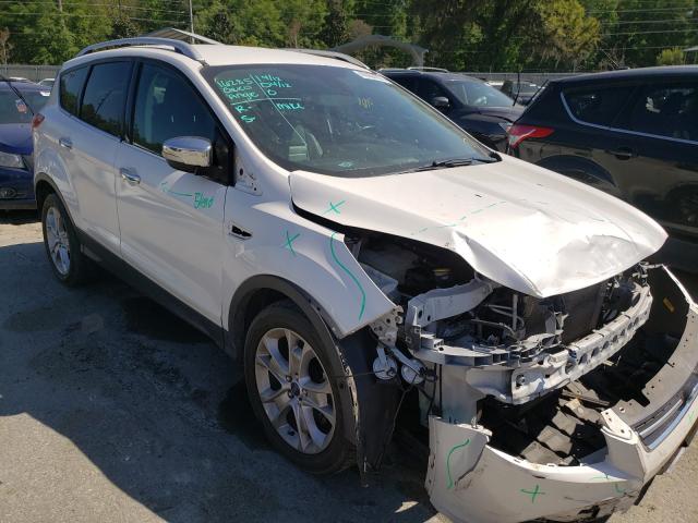 Ford Escape tit (2014)