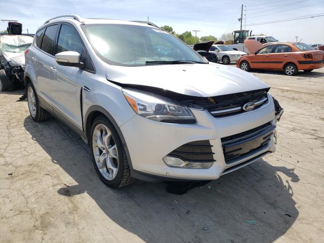 Ford Escape tit (2015)