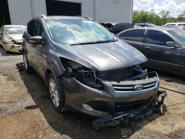 Ford Escape tit (2016)