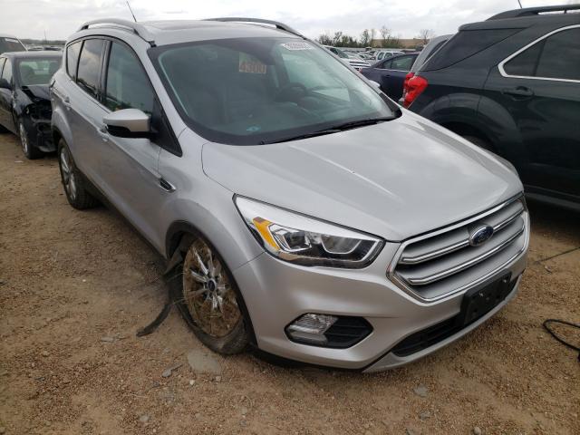 Ford Escape tit (2017)