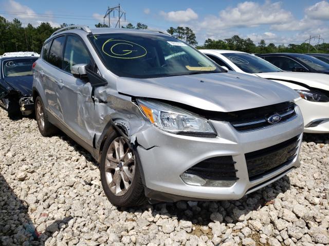 Ford Escape tit (2015)