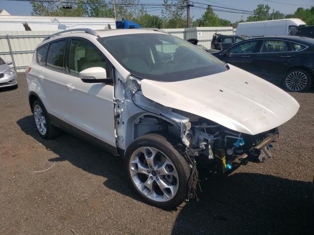 Ford Escape tit (2015)