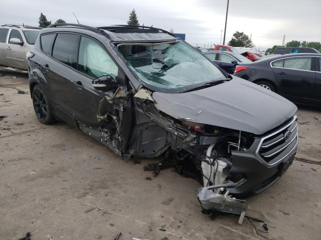 Ford Escape tit (2017)