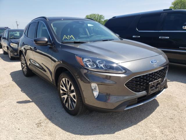 Ford Escape tit (2020)