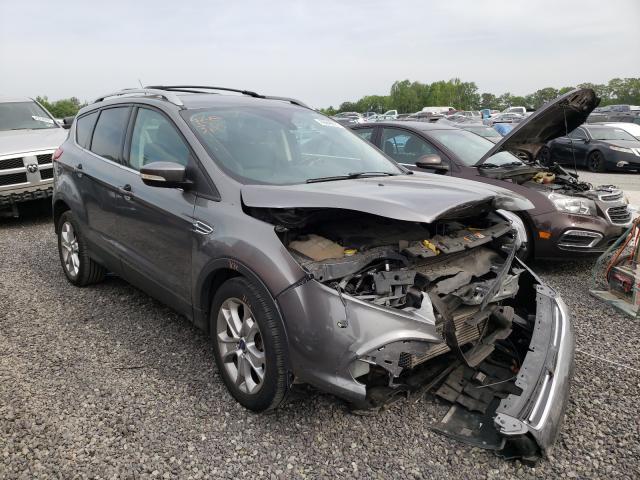 Ford Escape tit (2014)