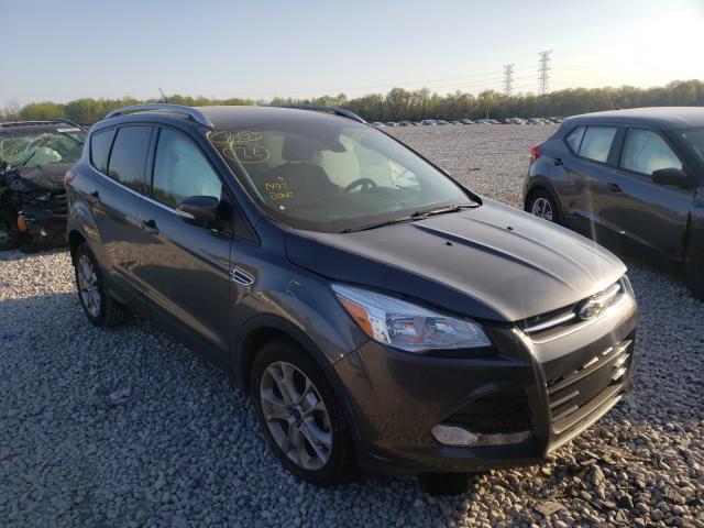 Ford Escape tit (2016)