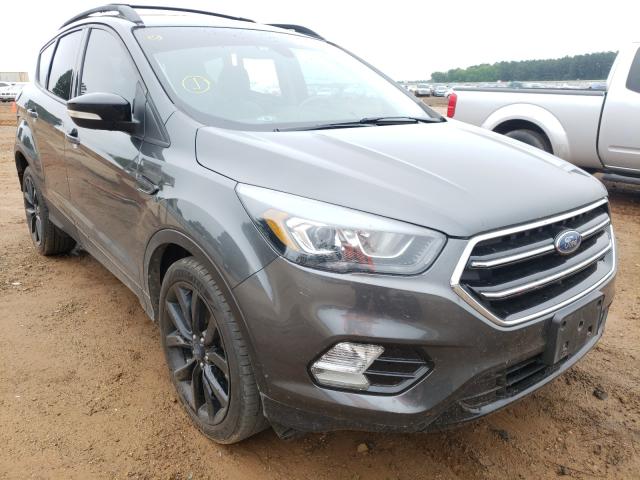 Ford Escape tit (2017)