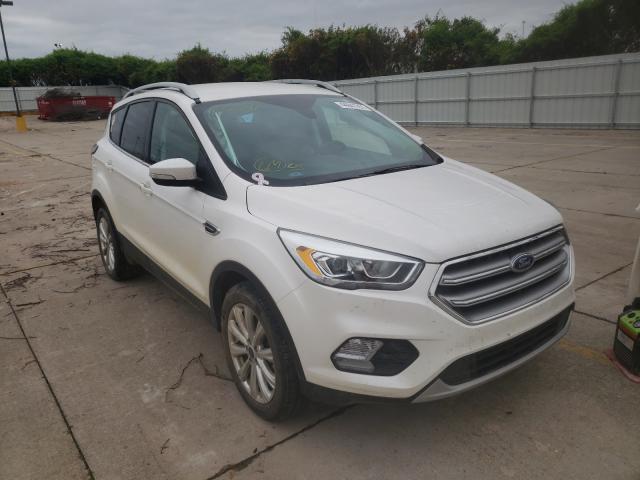 Ford Escape tit (2017)