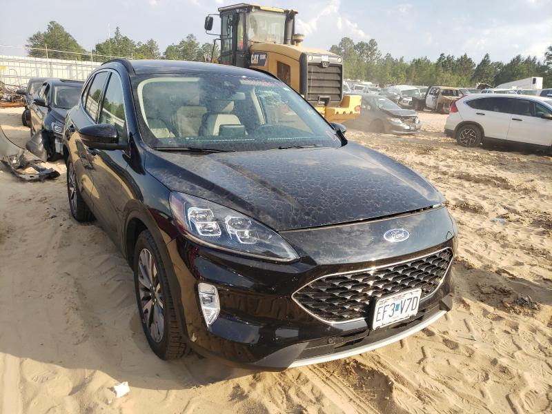 Ford Escape tit (2020)