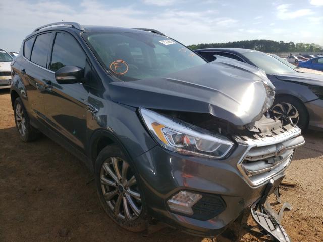 Ford Escape tit (2017)