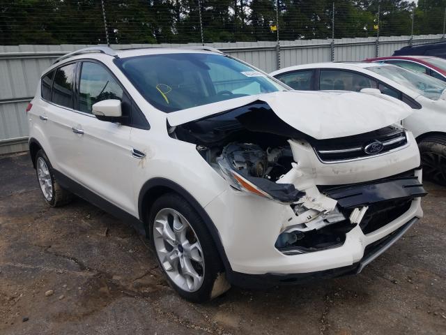 Ford Escape tit (2015)