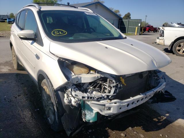 Ford Escape tit (2014)