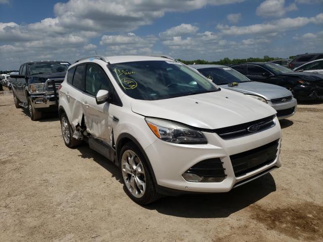 Ford Escape tit (2015)