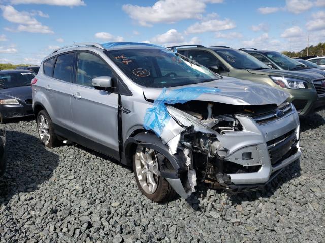 Ford Escape tit (2016)