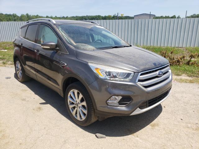 Ford Escape tit (2017)