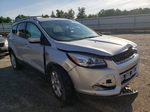 Ford Escape tit (2014)