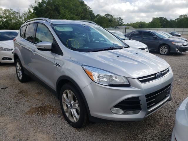 Ford Escape tit (2016)