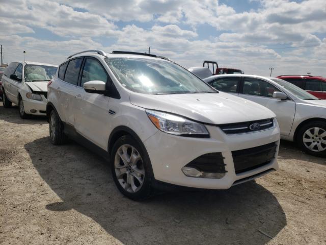 Ford Escape tit (2016)