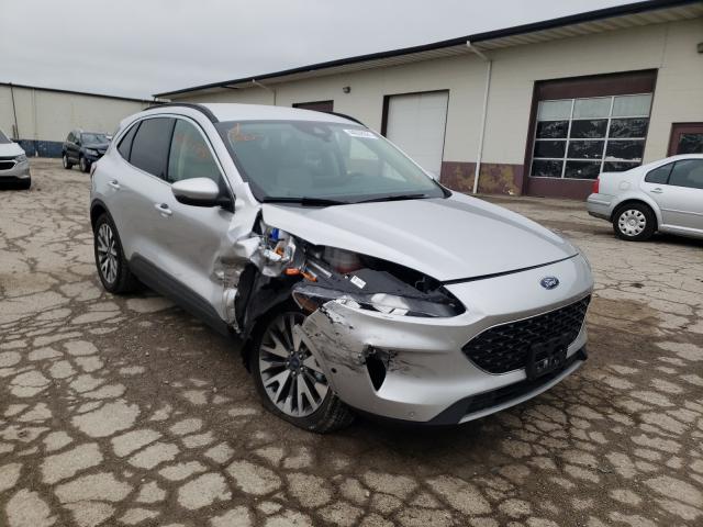 Ford Escape tit (2020)