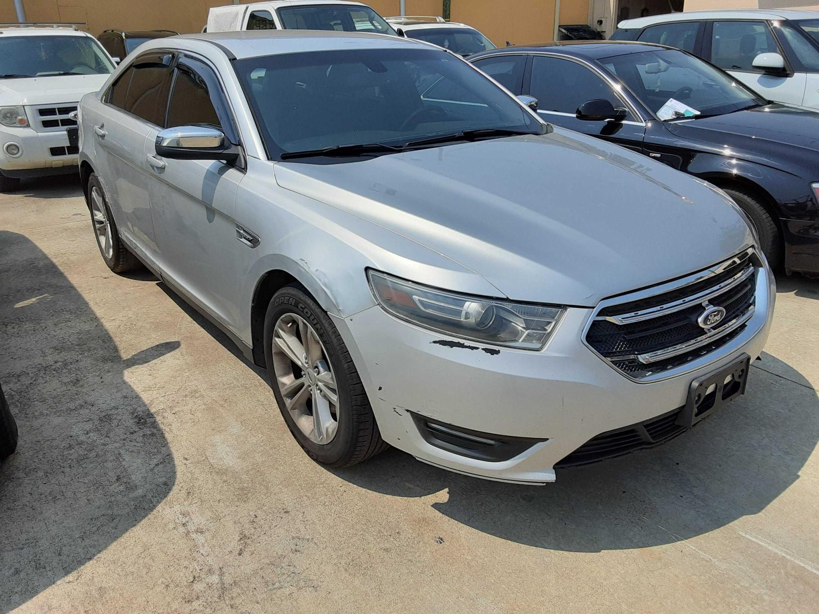 Ford Taurus sel (2015)