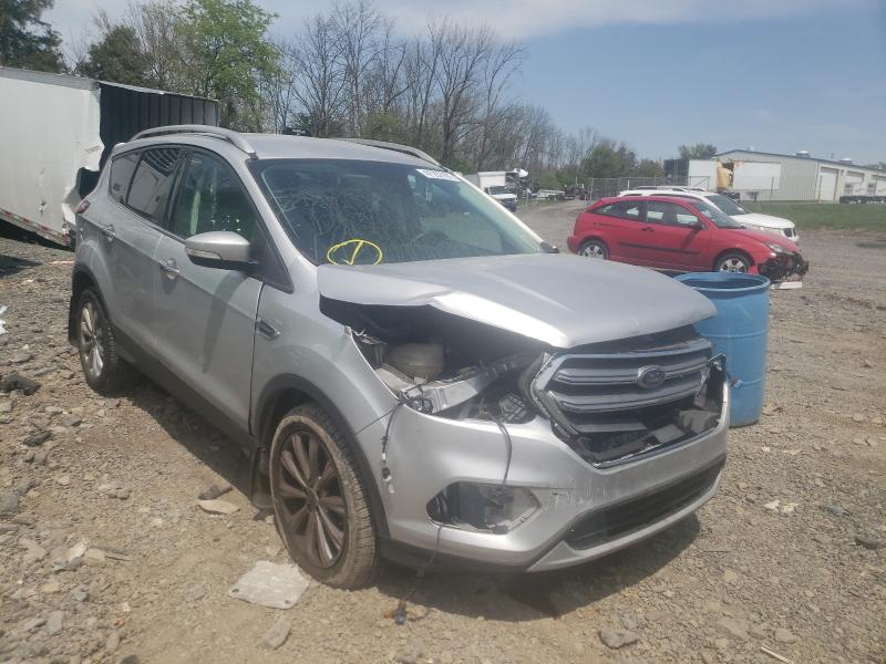 Ford Escape tit (2017)