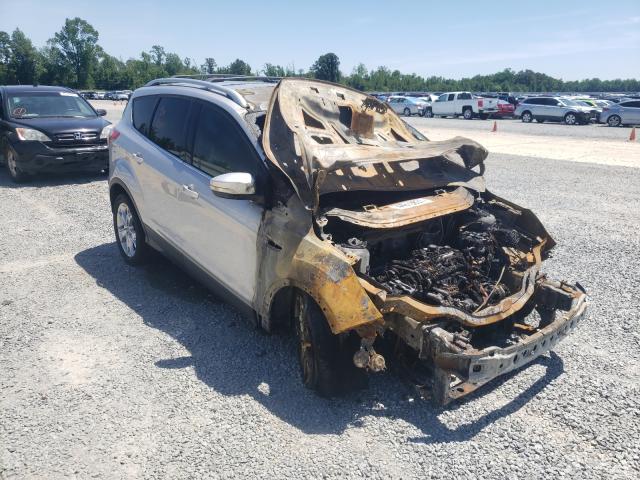 Ford Escape tit (2014)