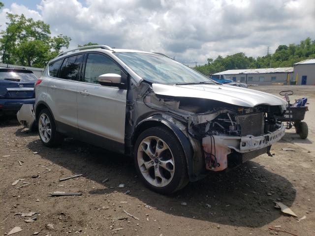 Ford Escape tit (2015)