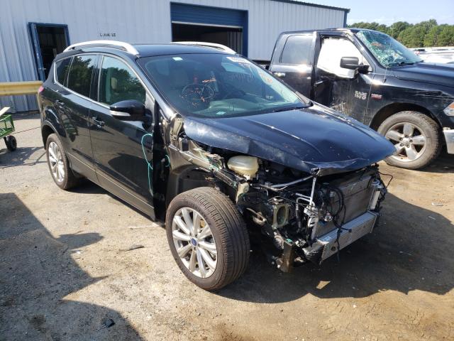 Ford Escape tit (2017)