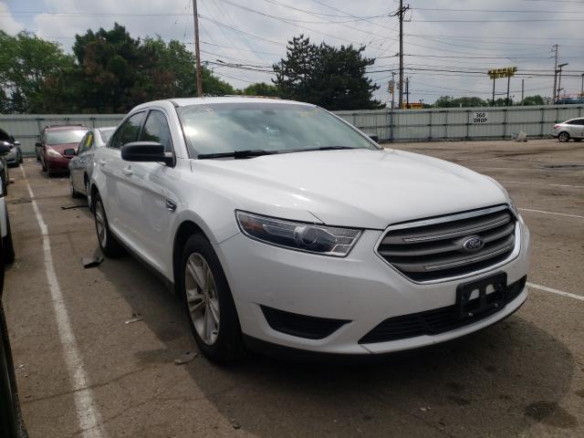 Ford Taurus se (2018)