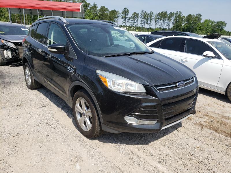 Ford Escape tit (2015)