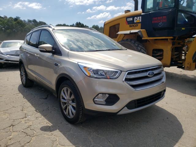 Ford Escape tit (2017)