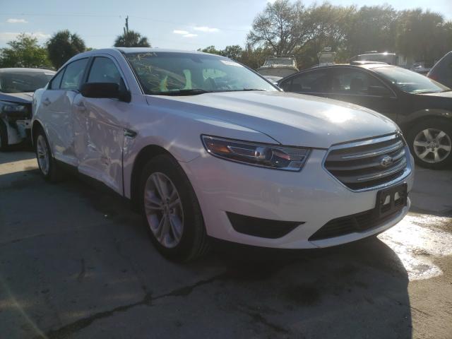 Ford Taurus se (2018)