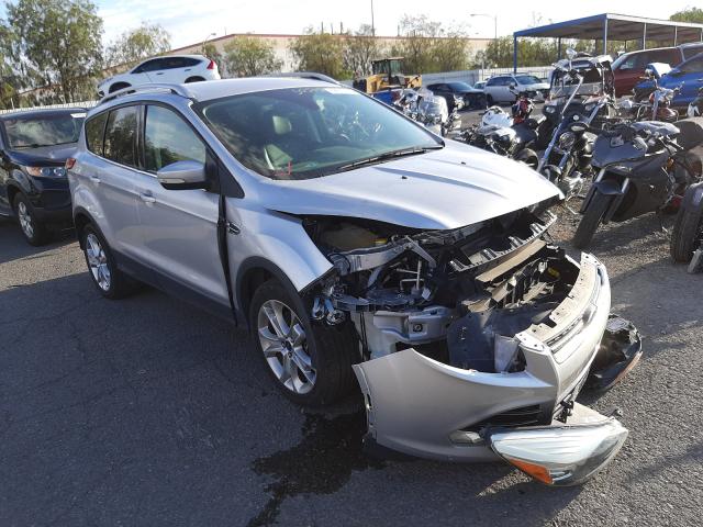 Ford Escape tit (2016)