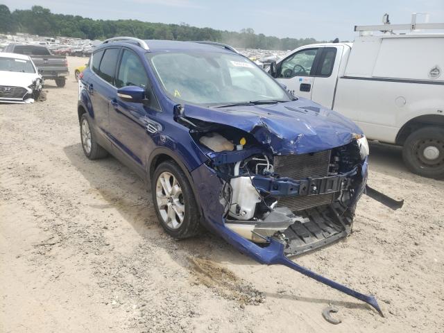 Ford Escape tit (2015)