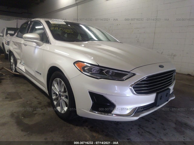 Ford Fusion hybrid (2019)