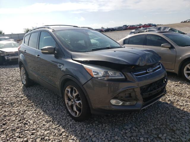Ford Escape tit (2015)