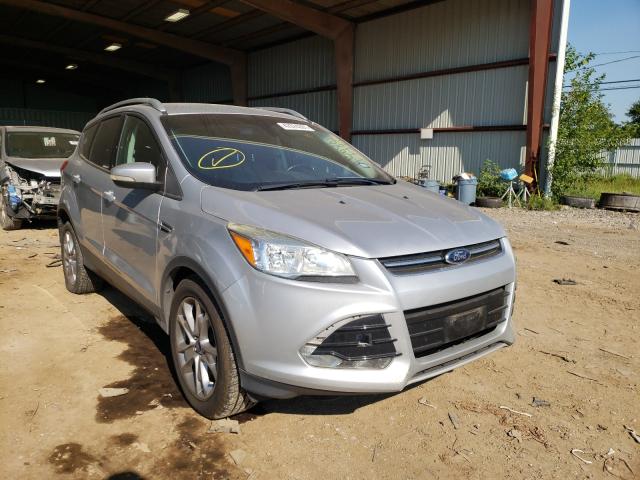 Ford Escape tit (2015)