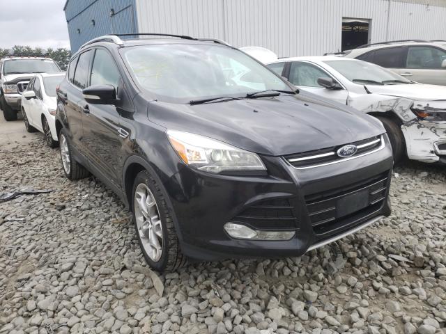 Ford Escape tit (2015)