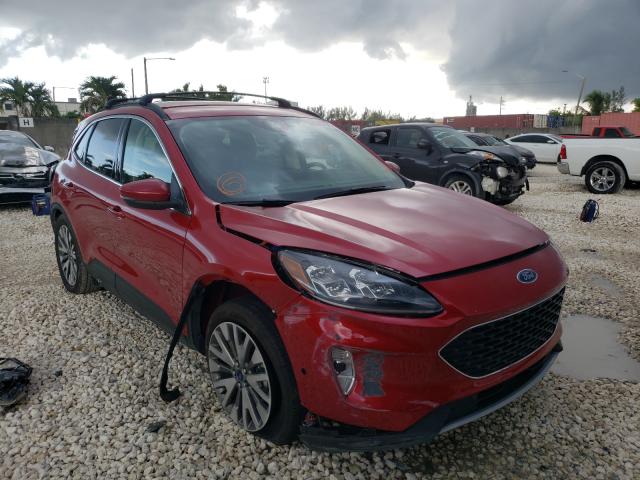 Ford Escape tit (2020)