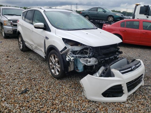Ford Escape tit (2016)